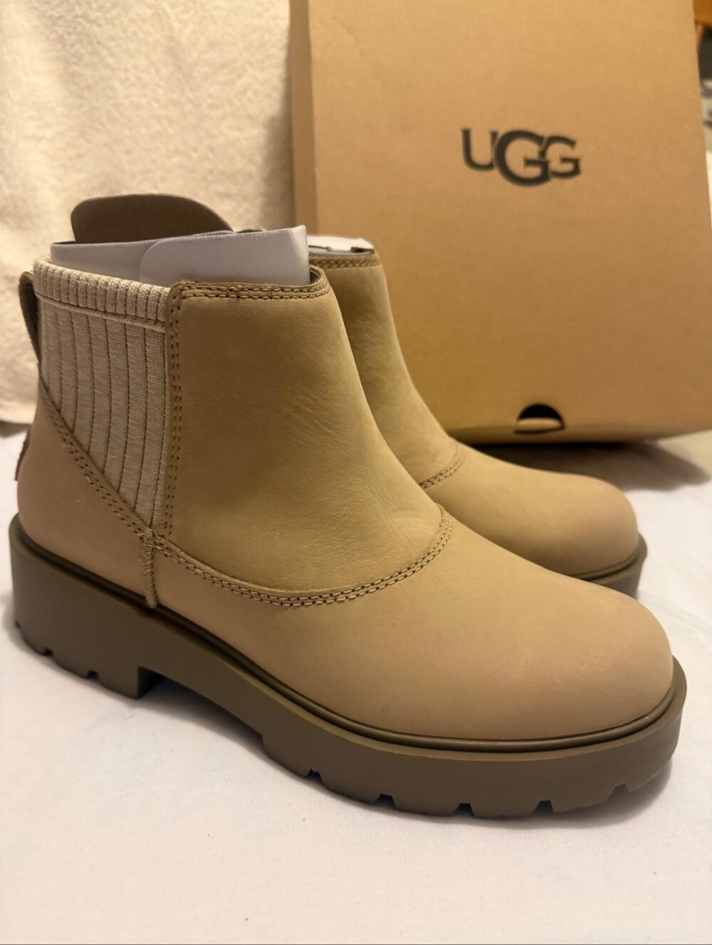 UGG Women's Beige Chelsea Ankle Boot
